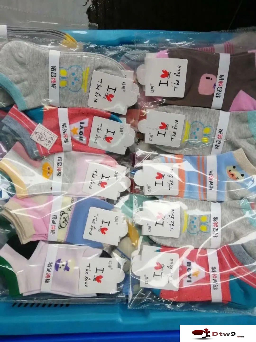 秋冬擺地攤賣純棉襪子，火燒襪_七天防臭襪，雪地襪貨源批發(fā)