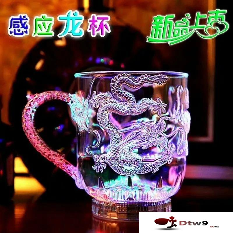 擺地攤賣保溫杯_太空杯_發(fā)光杯_茶葉杯貨源批發(fā)