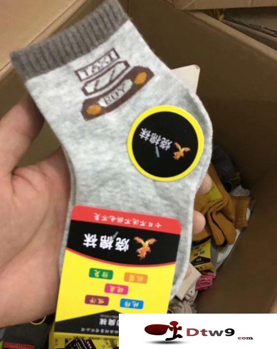 秋冬擺地攤賣純棉襪子，火燒襪_七天防臭襪，雪地襪貨源批發(fā)