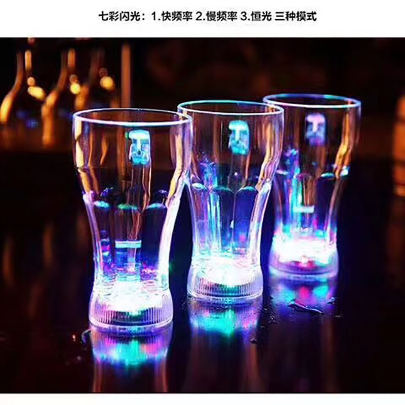 義烏快手抖音同款發(fā)光杯貨源，發(fā)光杯是什么材質(zhì)？